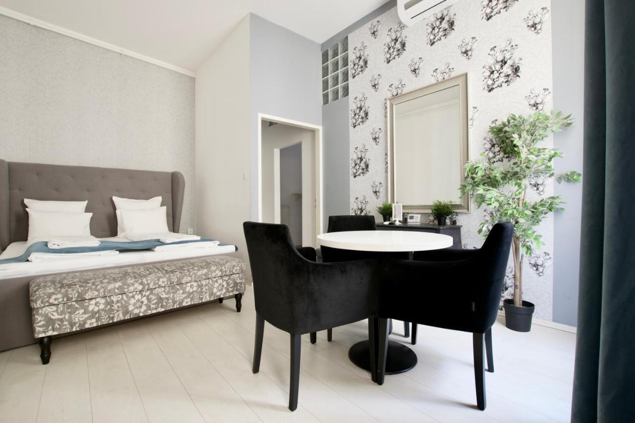 Premium Apartments By Hi5 - Astoria Square Budapest Ngoại thất bức ảnh